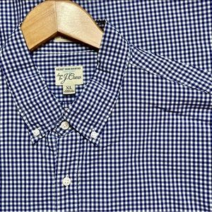 J Crew Long Sleeve Blue Plaid Classic Light Weight Fit Sz XL ( Good Condition)